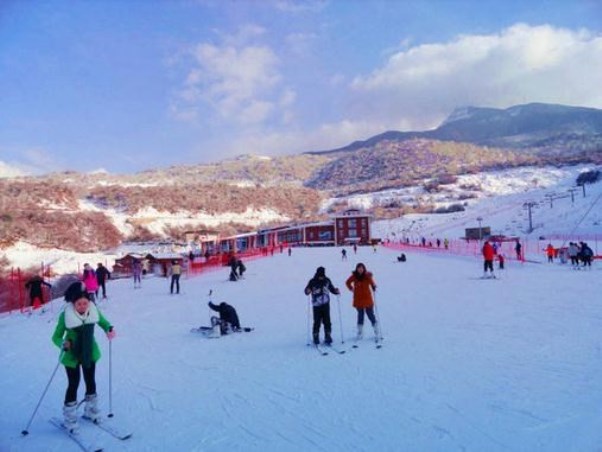 九頂山滑雪場(chǎng)